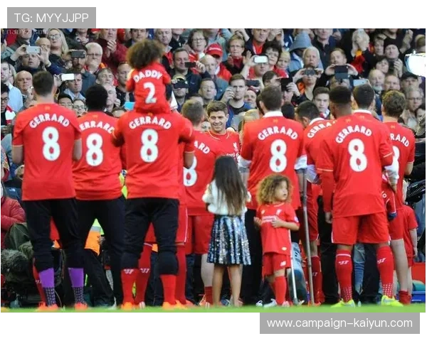 安菲尔德终场哨响，克洛普凝视记分牌沉默不语