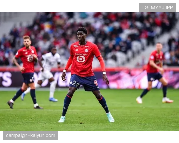 PSG赛前训练重点演练由守转攻，欲提升对阵里昂的进攻转化效率